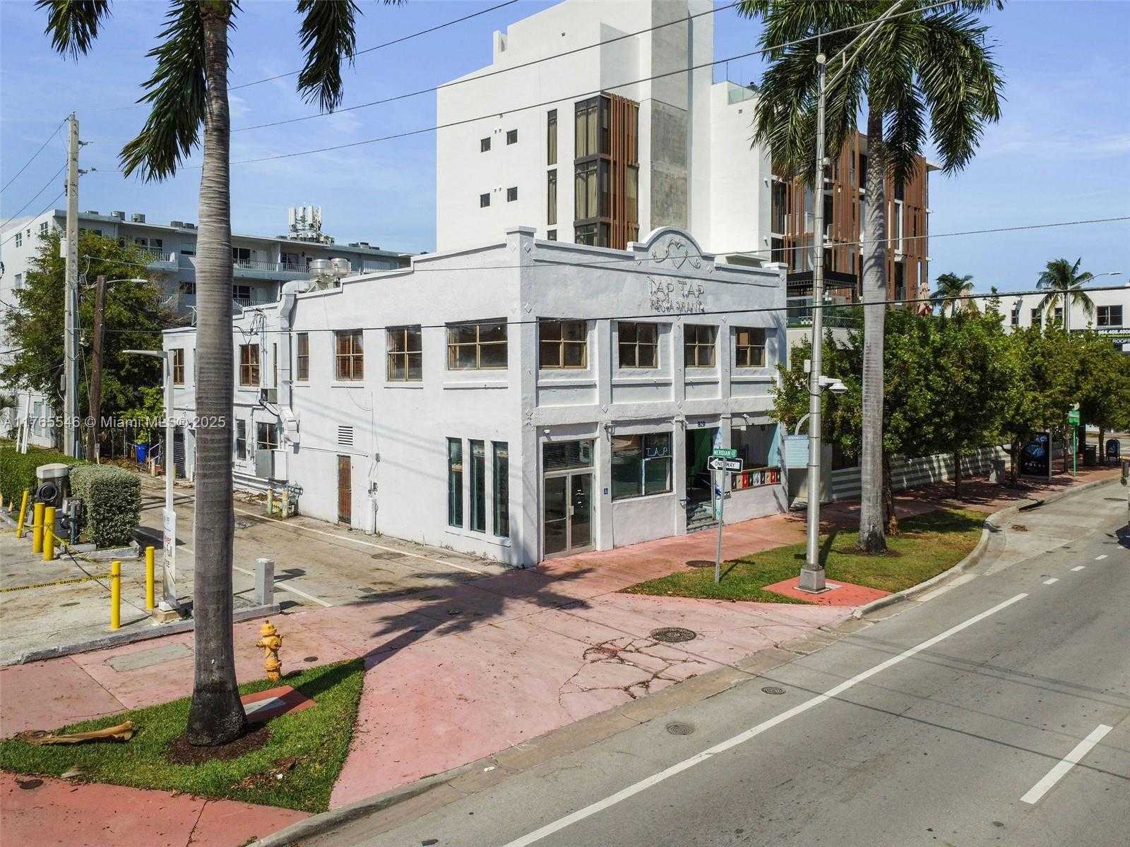 Small Image of 819 5TH ST, Miami Beach Number 2