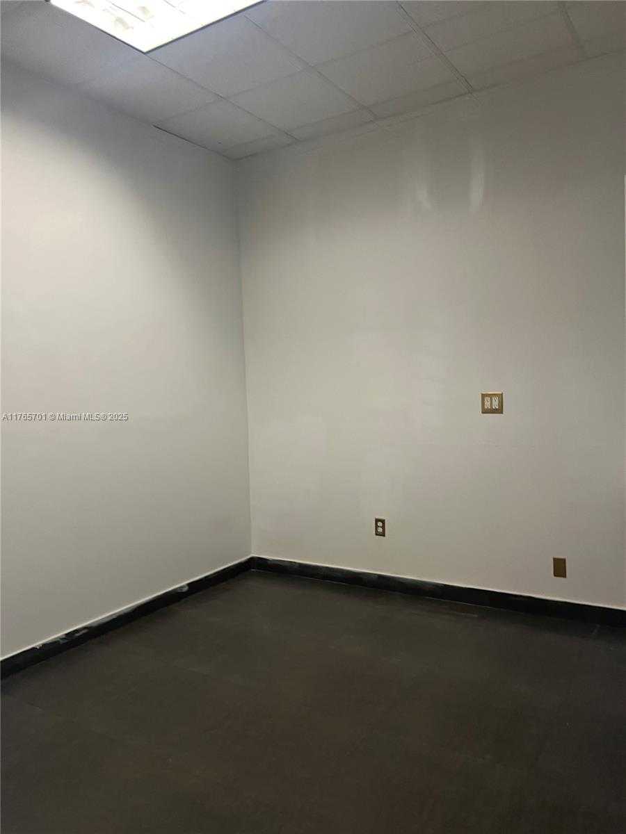 Small Image of 1001 PONCE DE LEON BLVD #A, Coral Gables Number 10