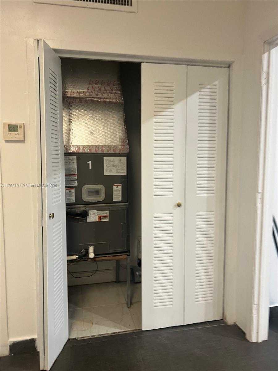 Small Image of 1001 PONCE DE LEON BLVD #A, Coral Gables Number 11