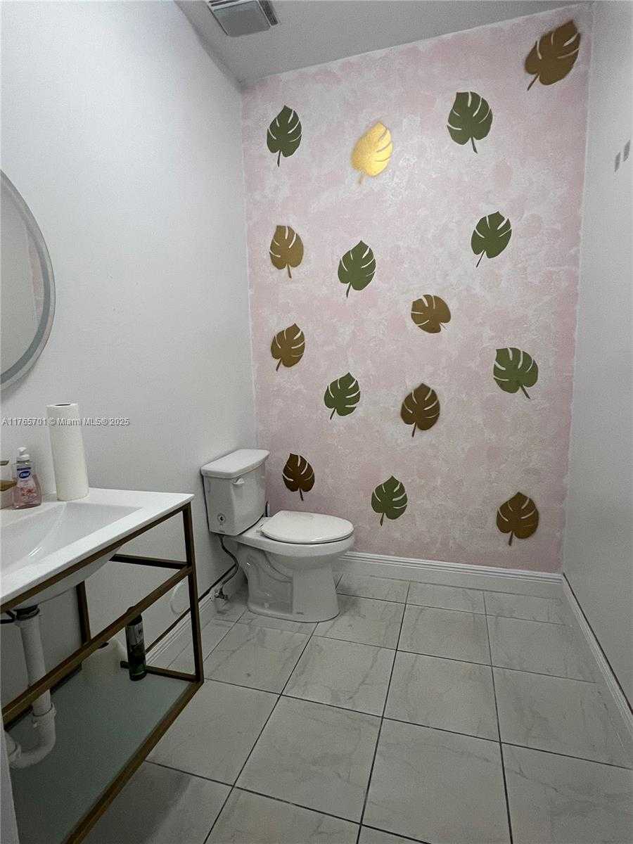 Small Image of 1001 PONCE DE LEON BLVD #A, Coral Gables Number 12
