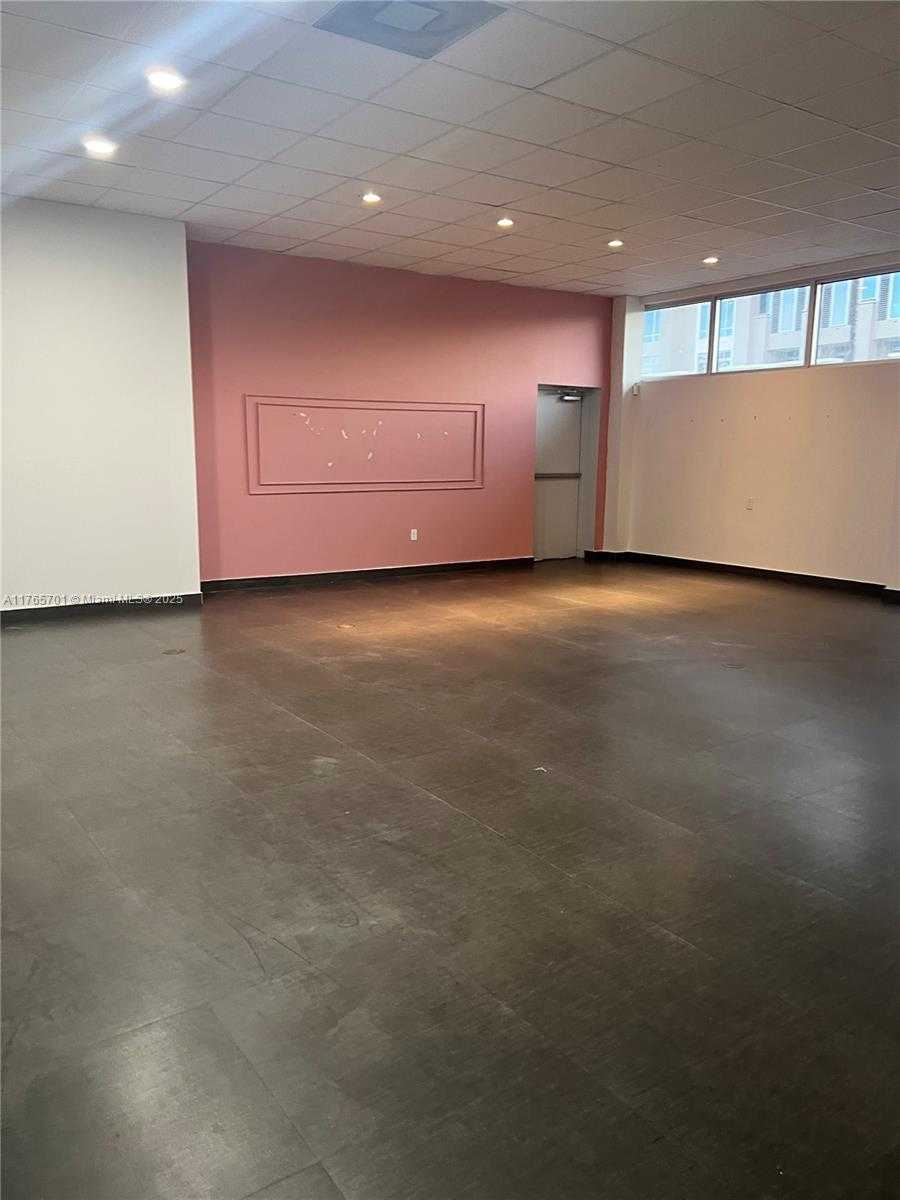Small Image of 1001 PONCE DE LEON BLVD #A, Coral Gables Number 6