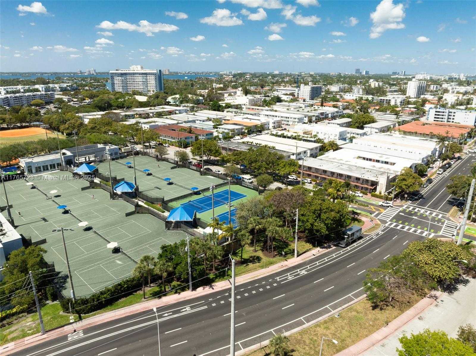 Small Image of 7300 HARDING AVE, Miami Beach Number 10