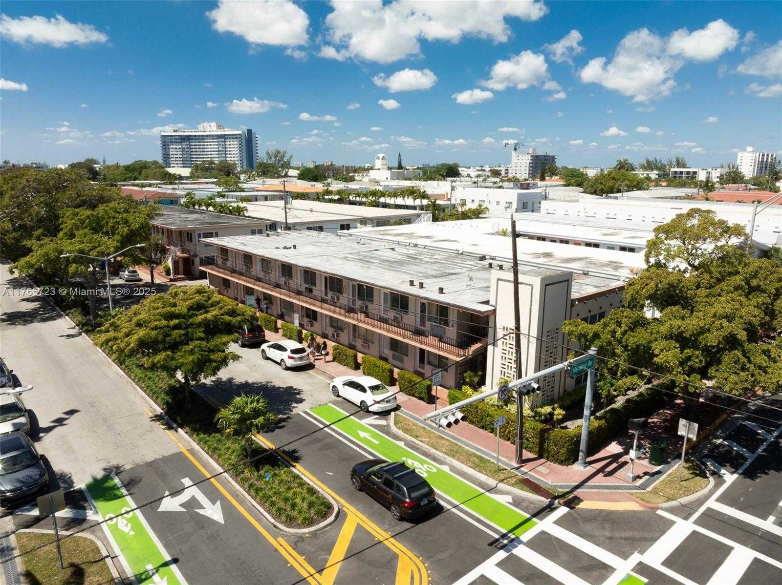 Small Image of 7300 HARDING AVE, Miami Beach Number 3