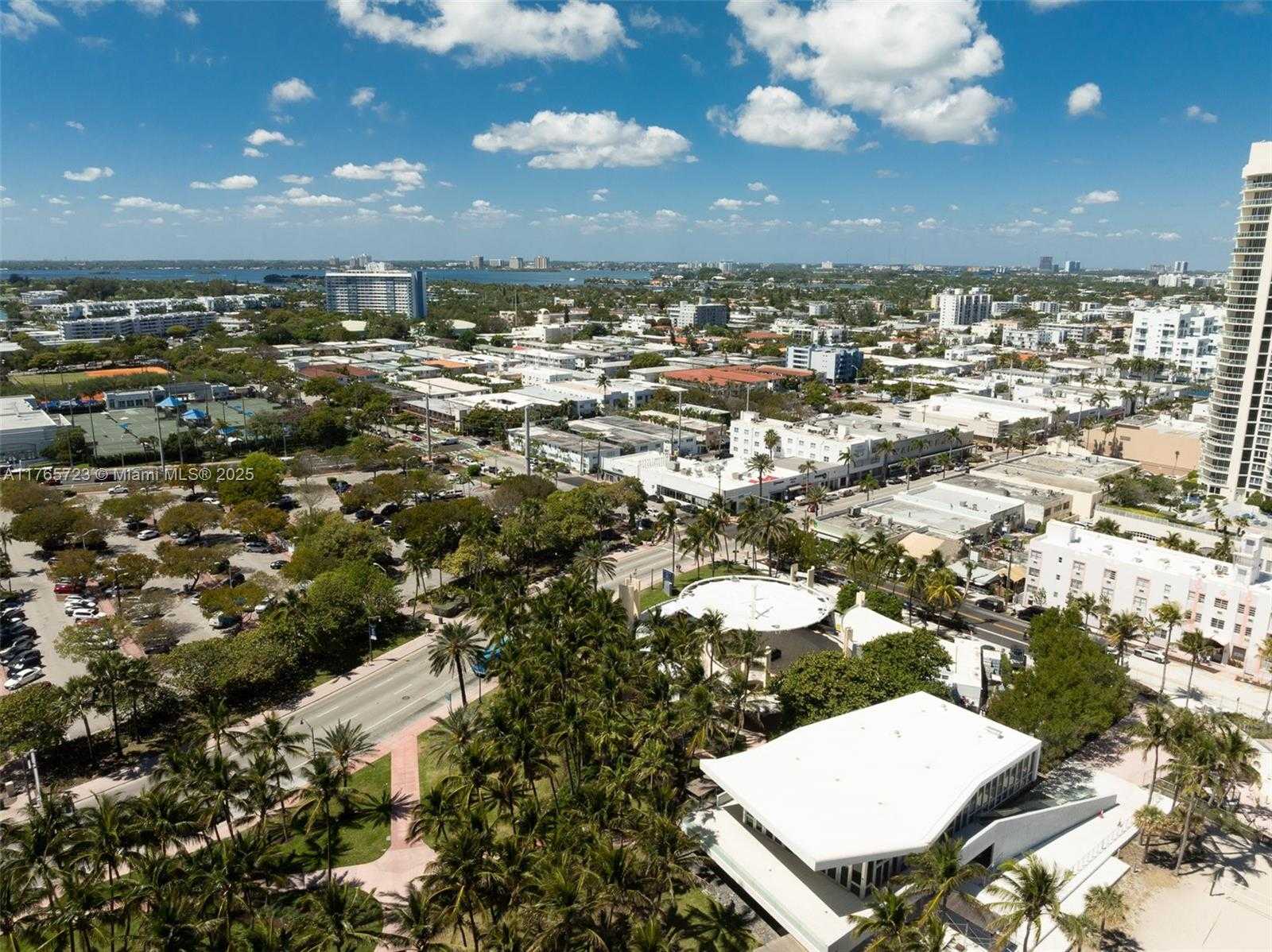 Small Image of 7300 HARDING AVE, Miami Beach Number 5