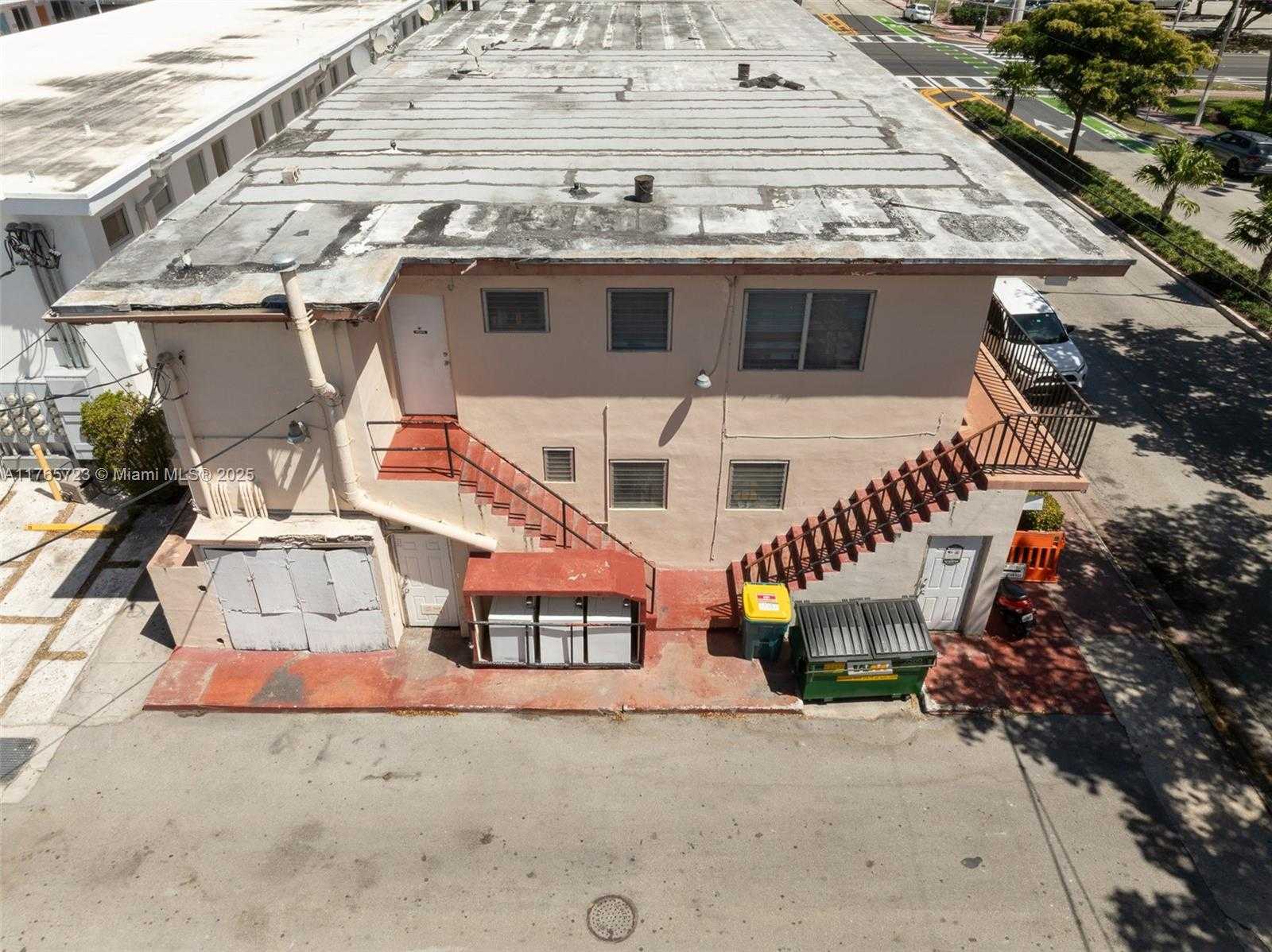 Small Image of 7300 HARDING AVE, Miami Beach Number 6