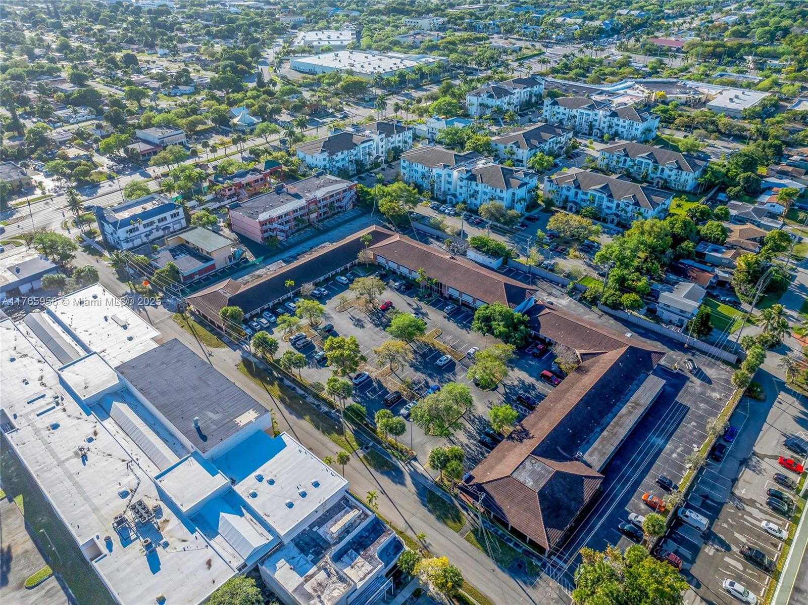 Small Image of 4100 N Hospital Dr, Plantation, FL 33317, USA Number 12