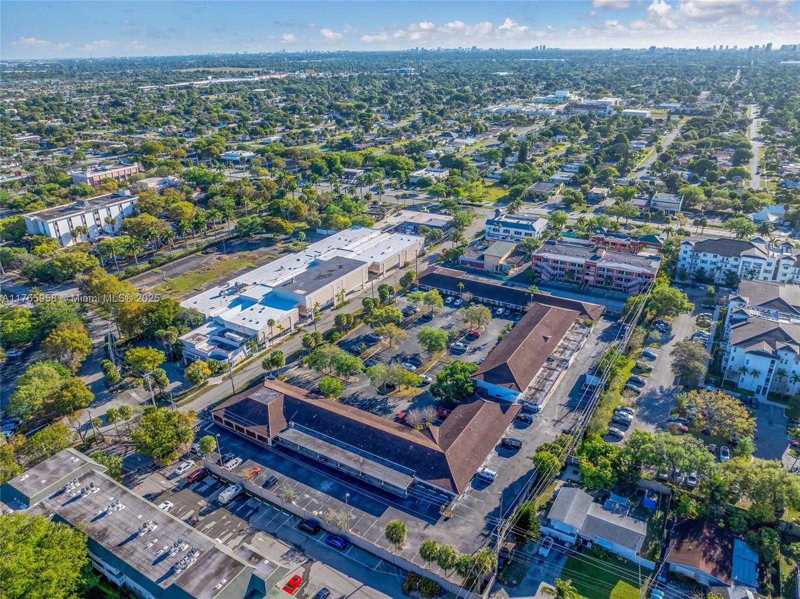 Small Image of 4100 N Hospital Dr, Plantation, FL 33317, USA Number 16