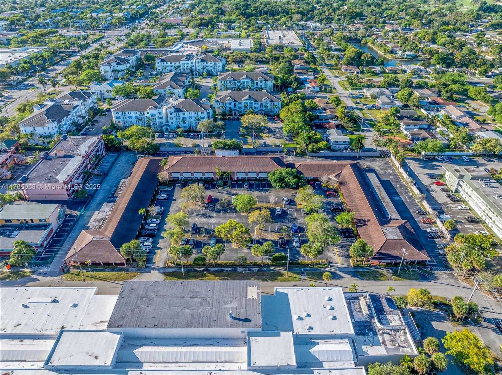 Small Image of 4100 N Hospital Dr, Plantation, FL 33317, USA Number 2
