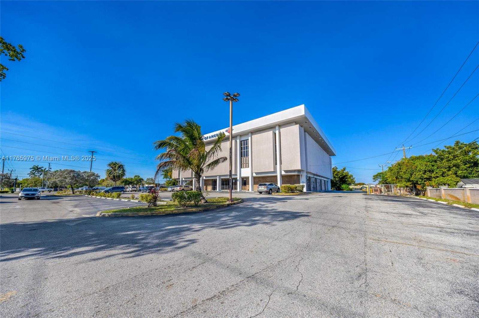Small Image of 3661 WEST OAKLAND PARK BLVD, Lauderdale Lakes Number 4