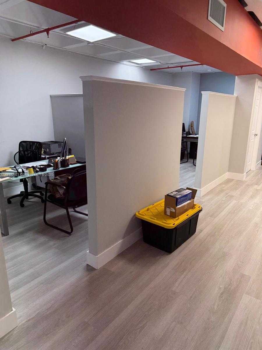 Small Image of 4300 BISCAYNE BLVD #G06, Miami Number 3