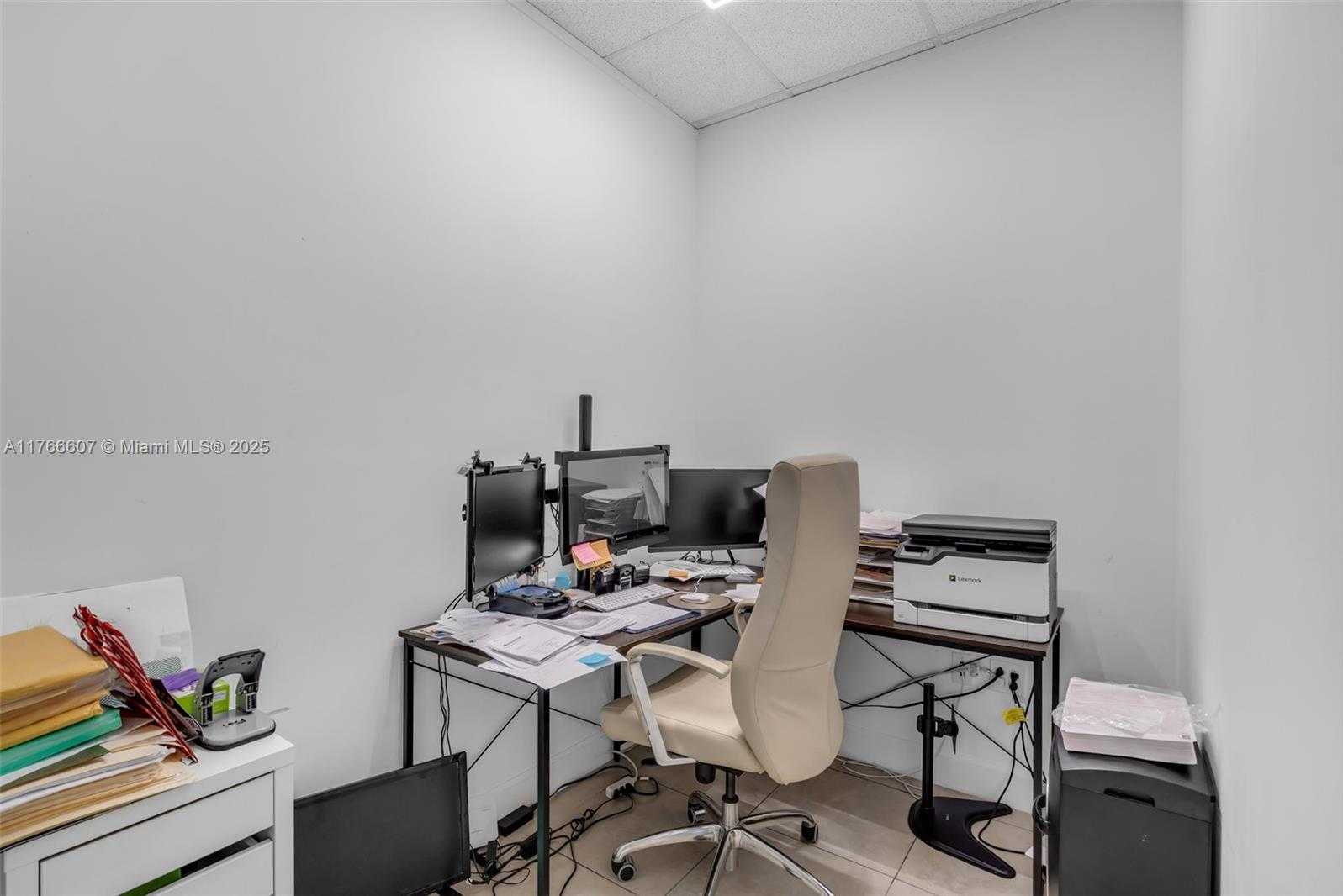 Small Image of 175 SE 7th St, Miami, FL 33131, USA Number 16