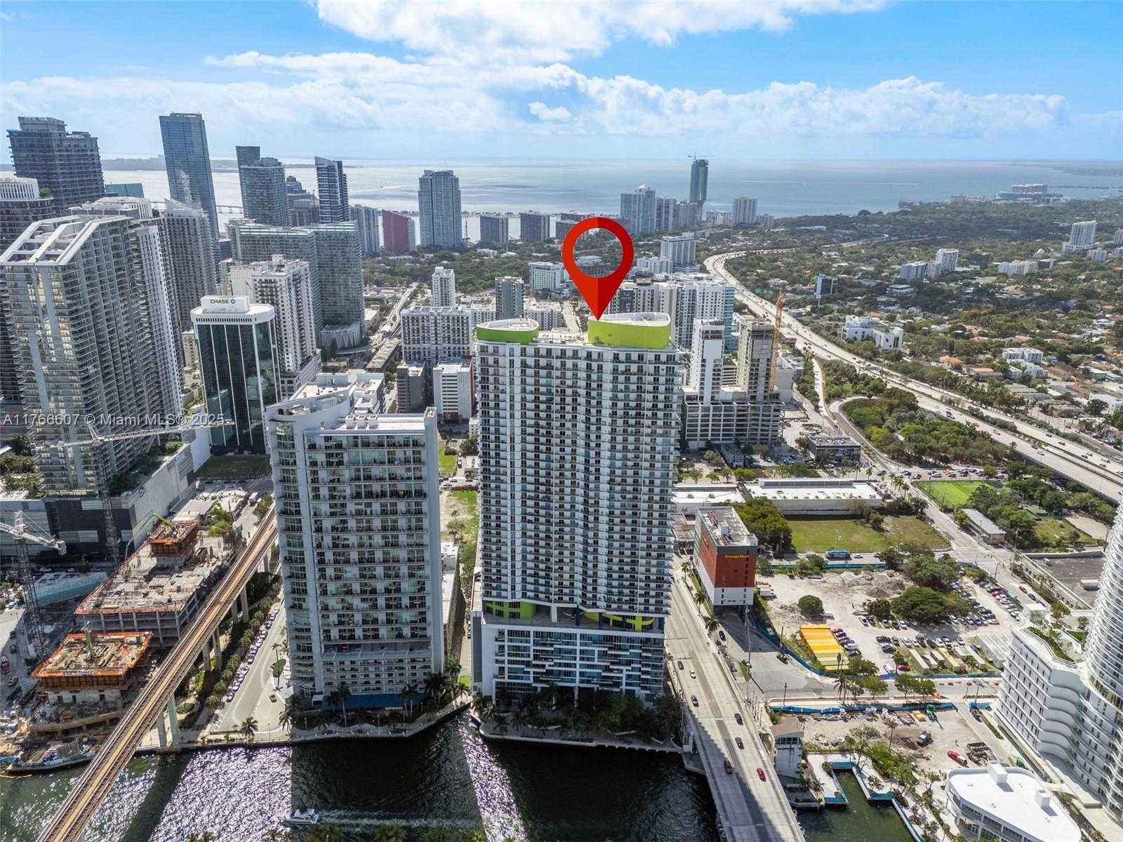 Small Image of 175 SE 7th St, Miami, FL 33131, USA Number 21