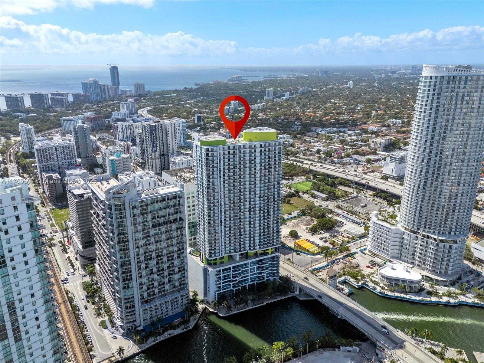 Small Image of 175 SE 7th St, Miami, FL 33131, USA Number 23