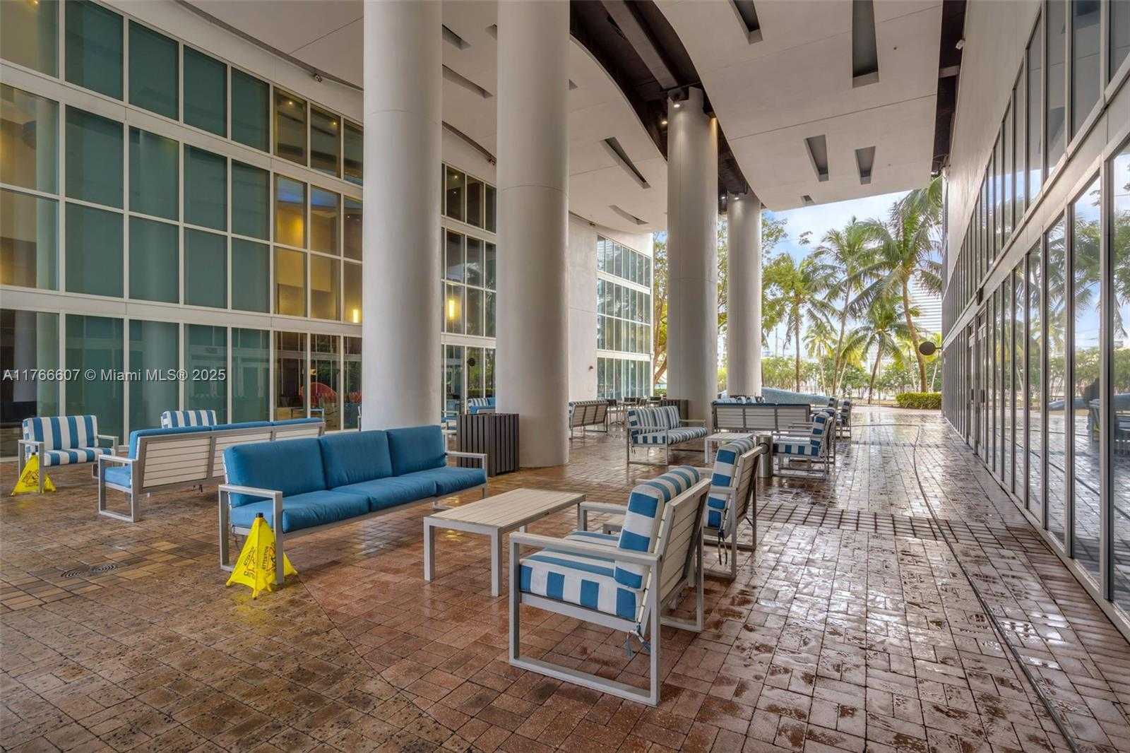 Small Image of 175 SE 7th St, Miami, FL 33131, USA Number 26