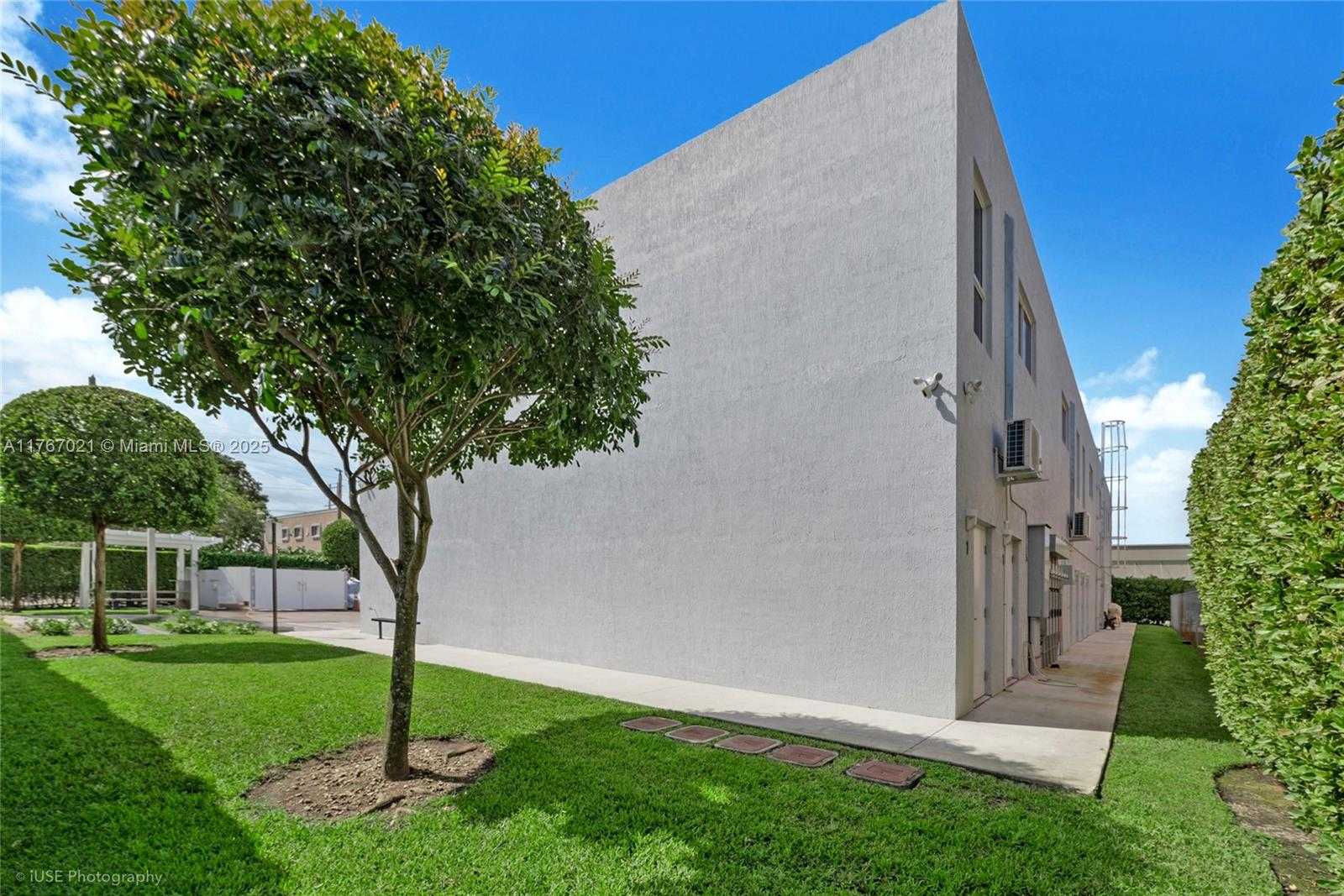 Small Image of 13040 SOUTH WEST 123RD AVE, Miami Number 3