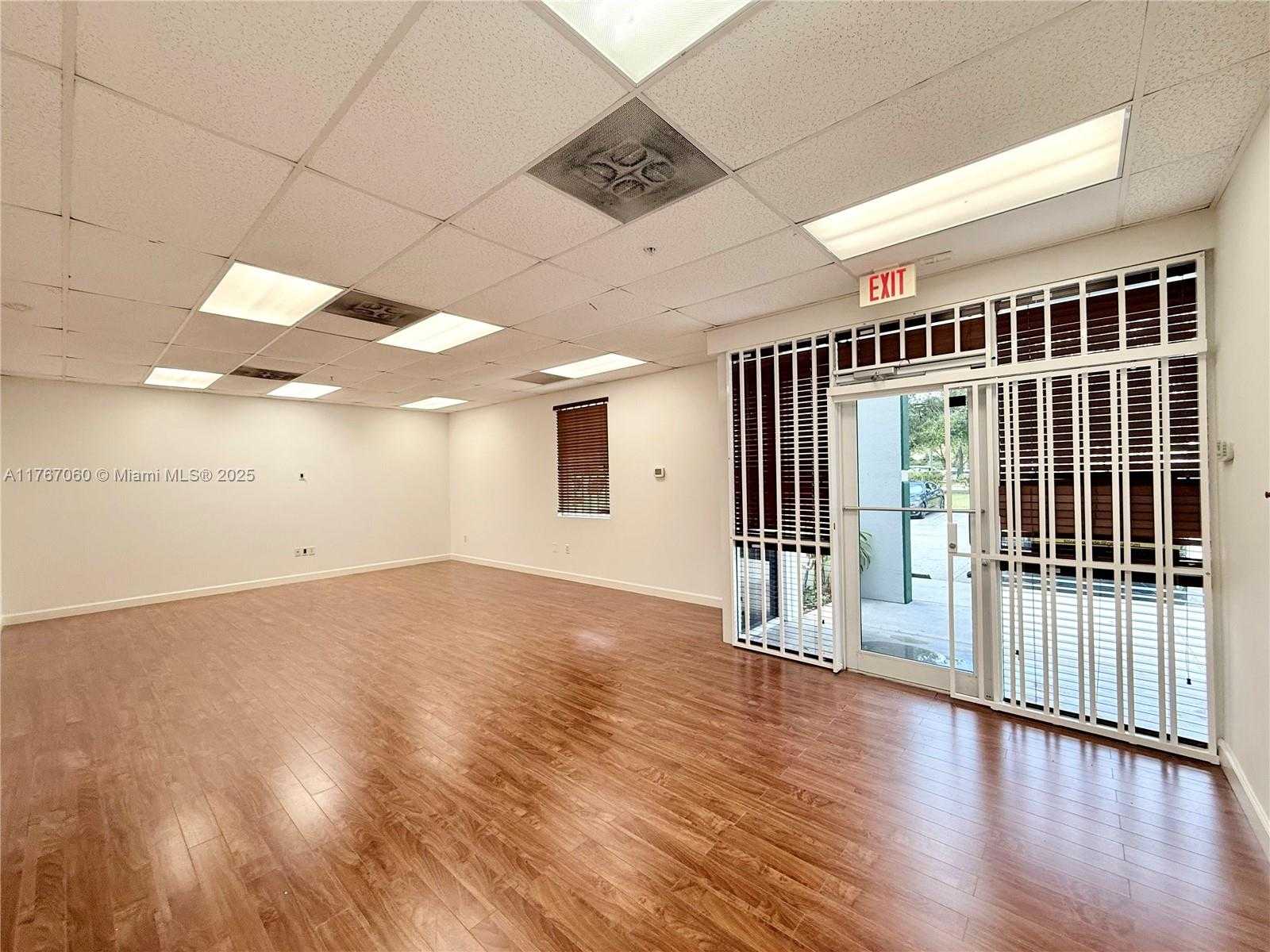 Small Image of 1315 NORTH WEST 98TH CT #BAY14, Doral Number 4