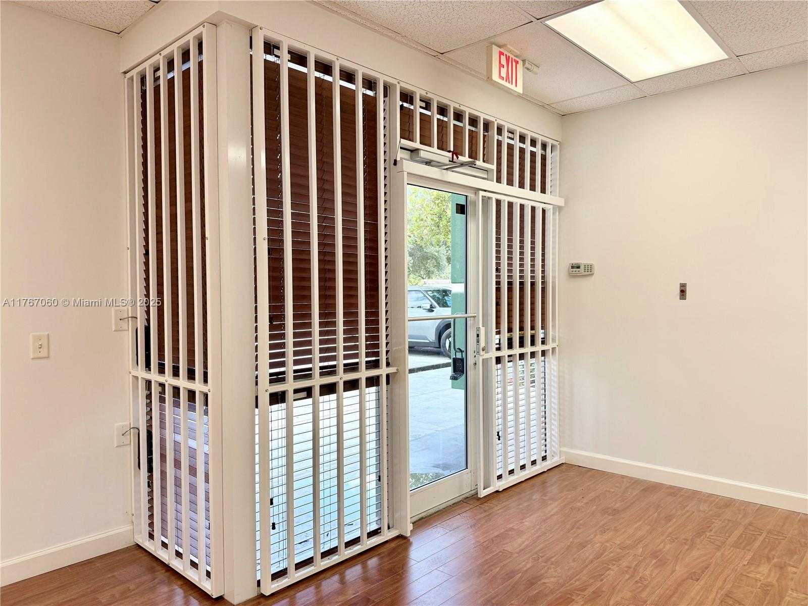 Small Image of 1315 NORTH WEST 98TH CT #BAY14, Doral Number 5