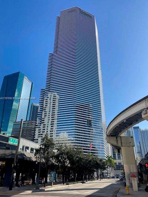 Small Image of 100 SOUTH EAST 2 ST #2000, Miami Number 24