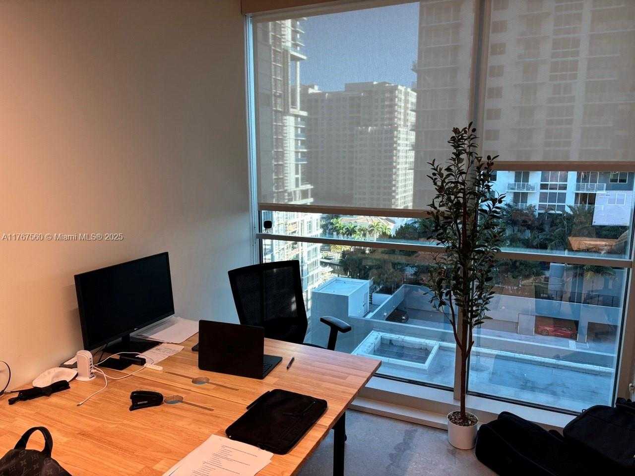 Small Image of LAS OLAS, Fort Lauderdale Number 5