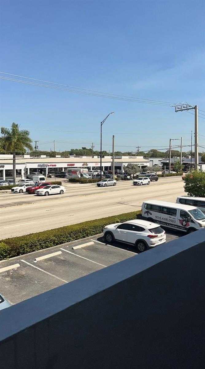 Small Image of 20 EAST OAKLAND PARK BOULEVARD, Wilton Manors Number 2