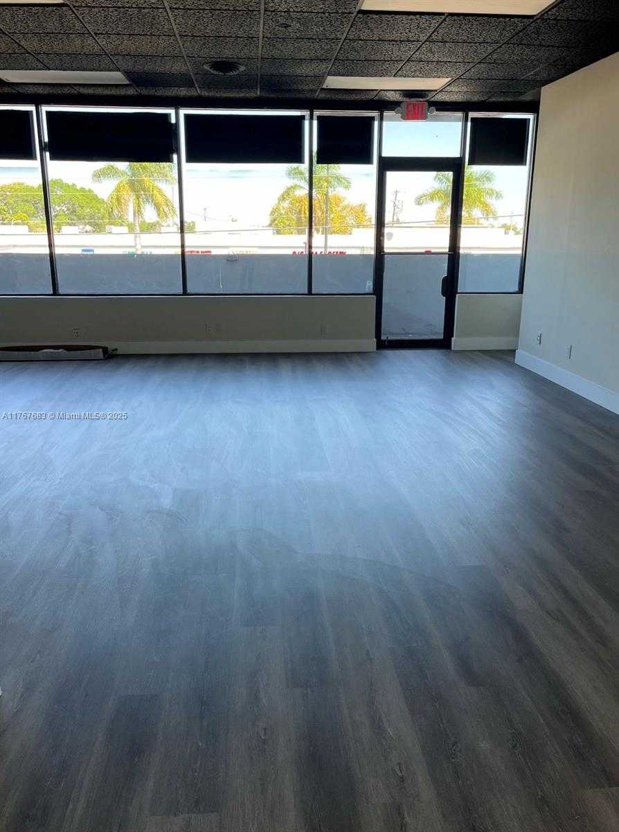 Small Image of 20 EAST OAKLAND PARK BOULEVARD, Wilton Manors Number 3