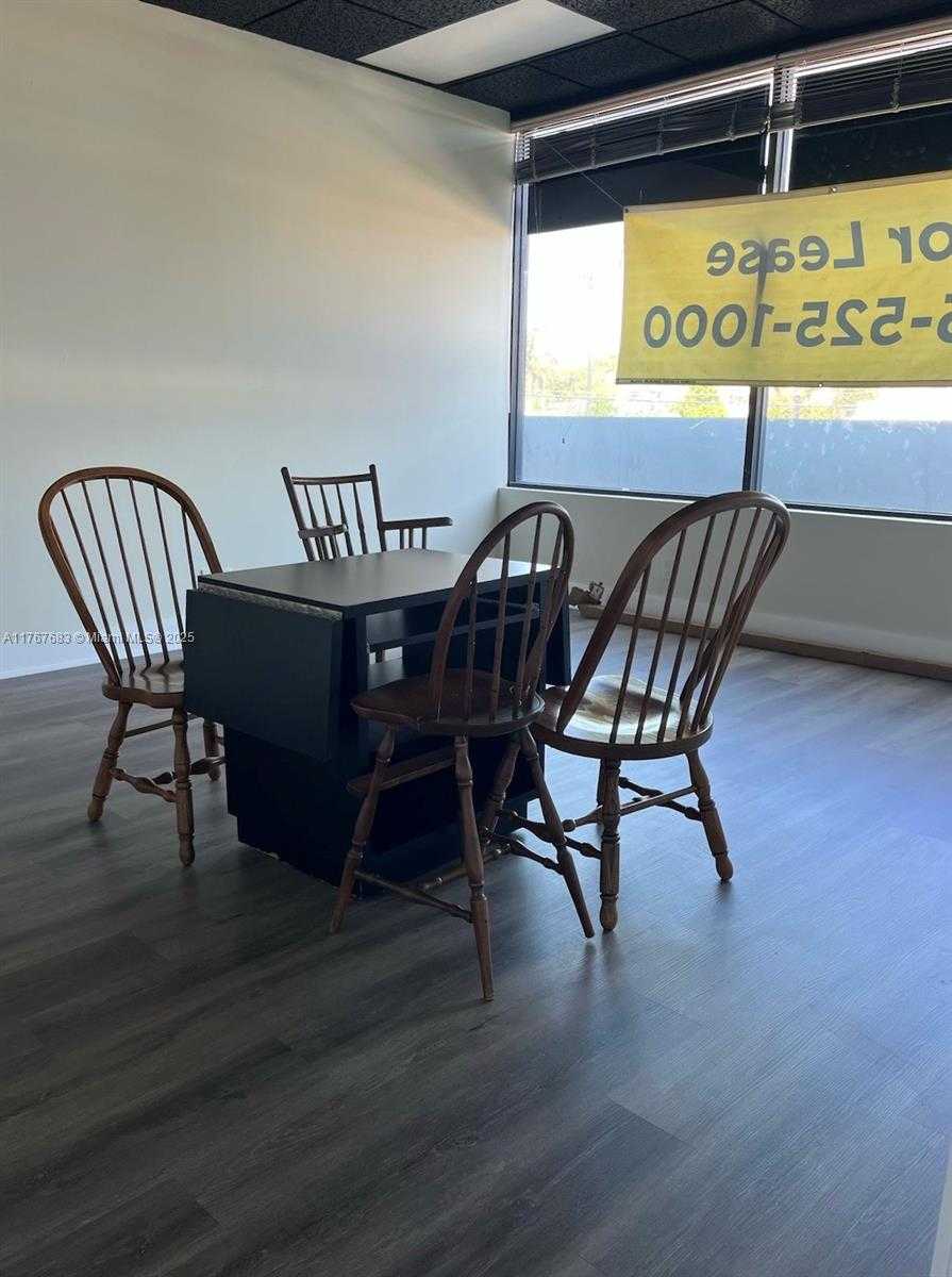 Small Image of 20 EAST OAKLAND PARK BOULEVARD, Wilton Manors Number 6