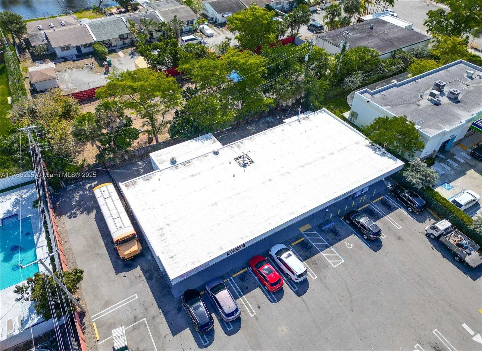 Small Image of 17851 NORTH WEST 78TH AVE, Hialeah Number 11