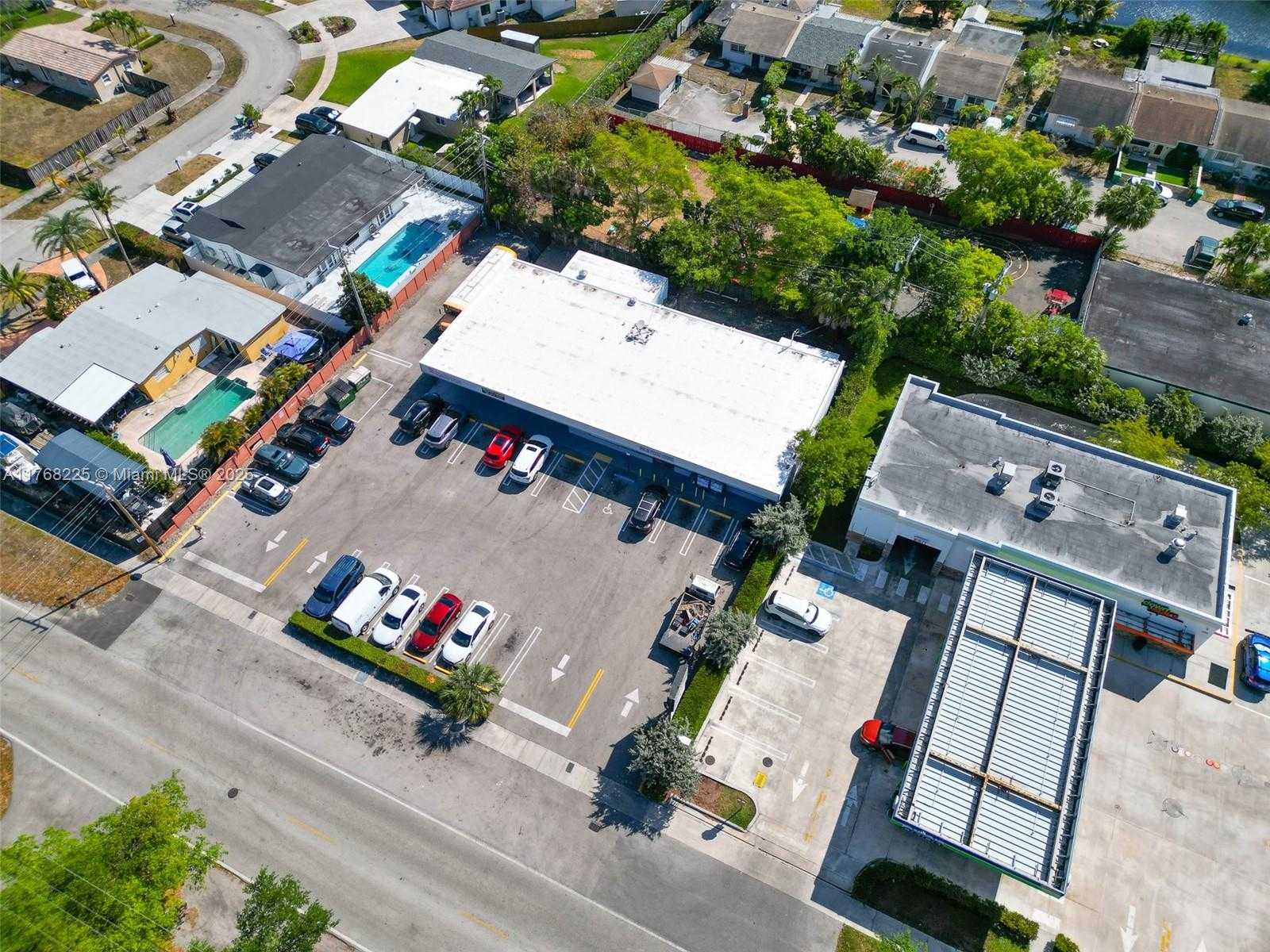 Small Image of 17851 NORTH WEST 78TH AVE, Hialeah Number 15