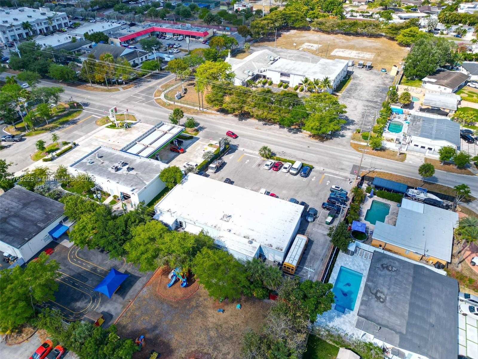 Small Image of 17851 NORTH WEST 78TH AVE, Hialeah Number 19