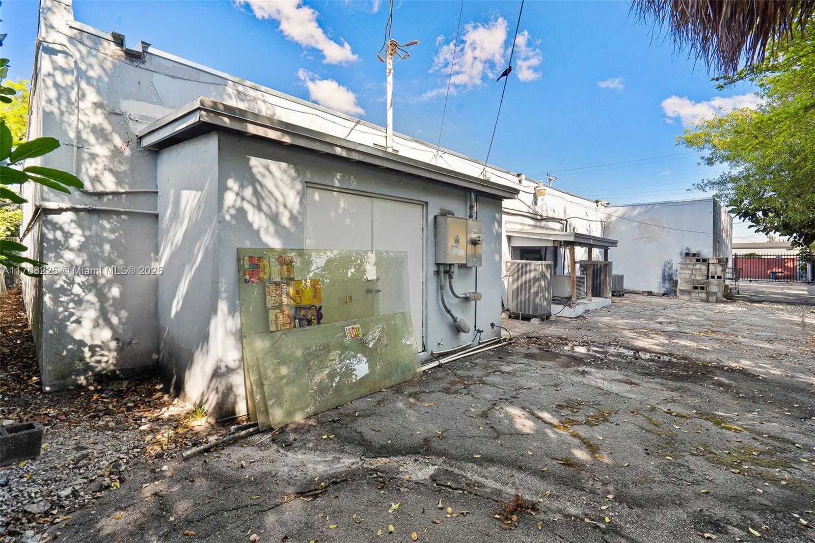 Small Image of 17851 NORTH WEST 78TH AVE, Hialeah Number 36