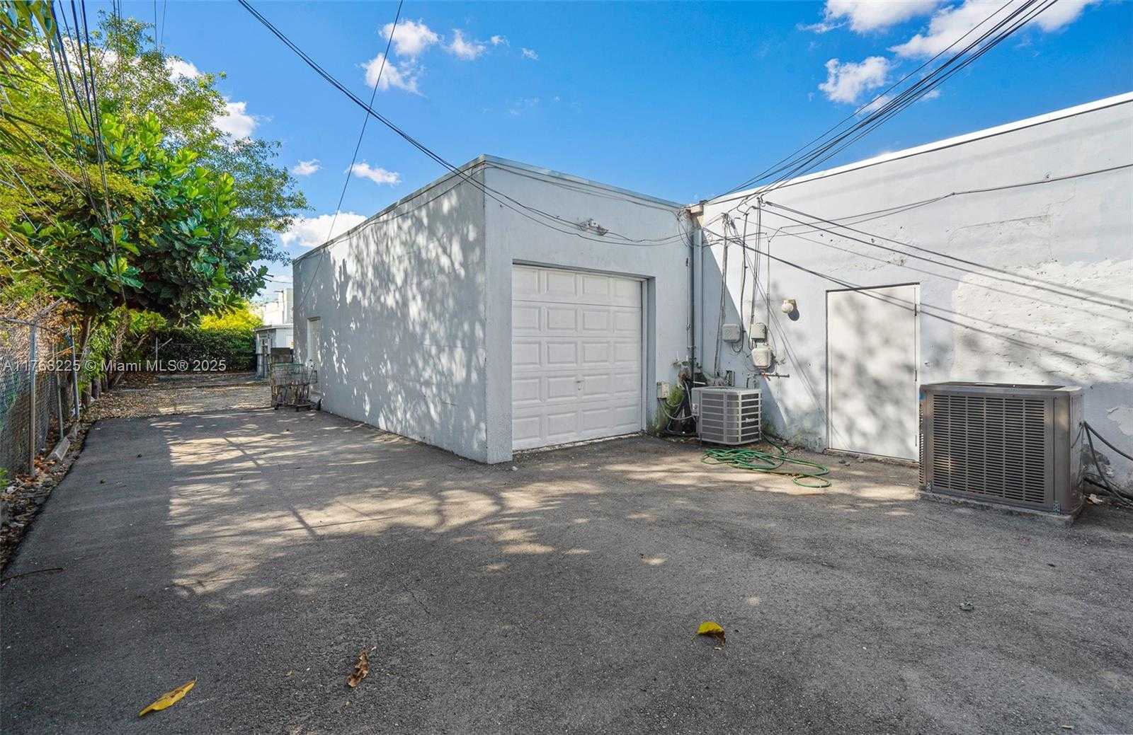 Small Image of 17851 NORTH WEST 78TH AVE, Hialeah Number 37