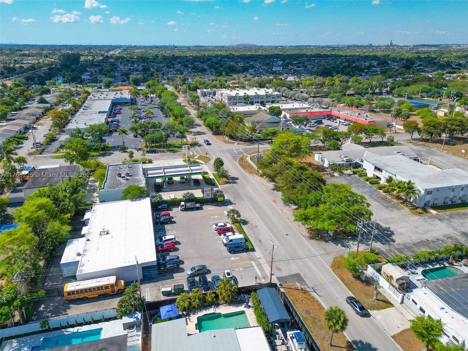 Small Image of 17851 NORTH WEST 78TH AVE, Hialeah Number 5