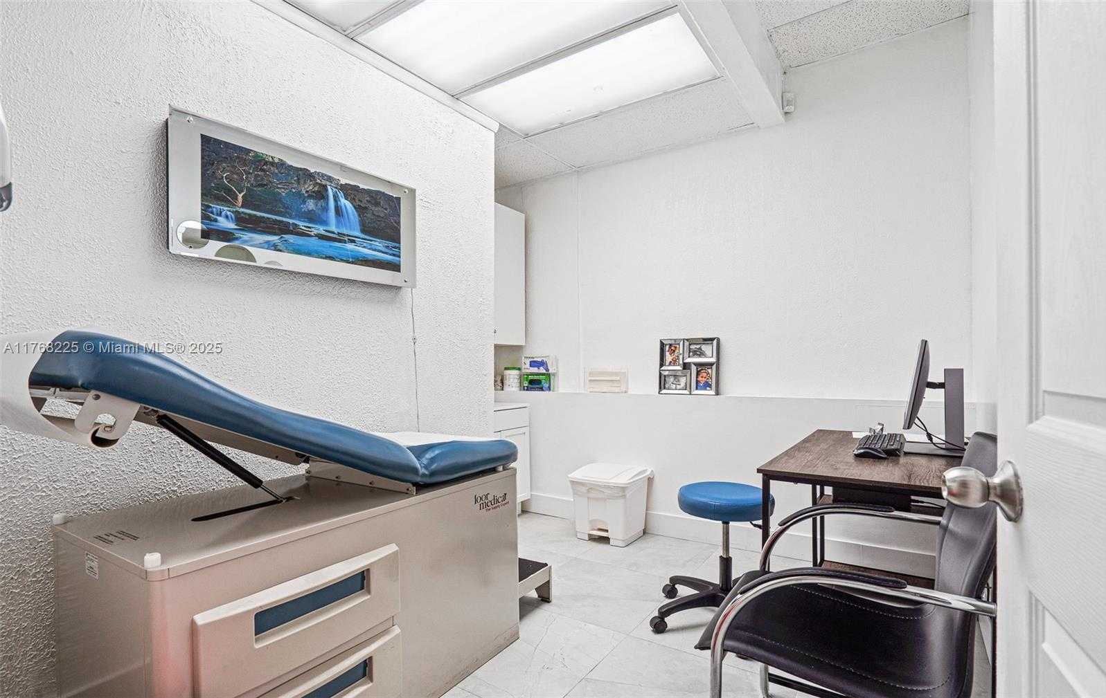 Small Image of 17851 NORTH WEST 78TH AVE, Hialeah Number 54