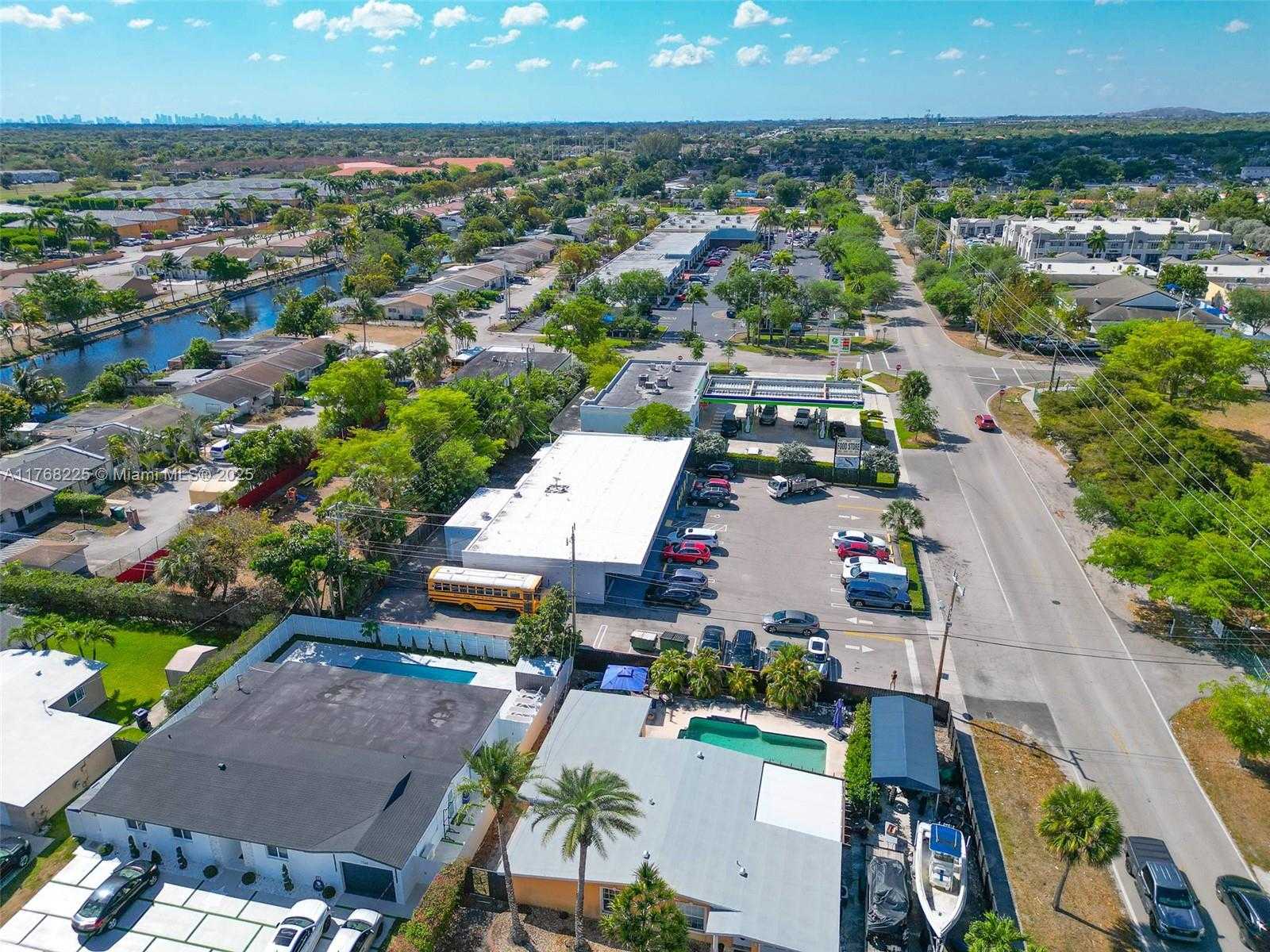 Small Image of 17851 NORTH WEST 78TH AVE, Hialeah Number 6