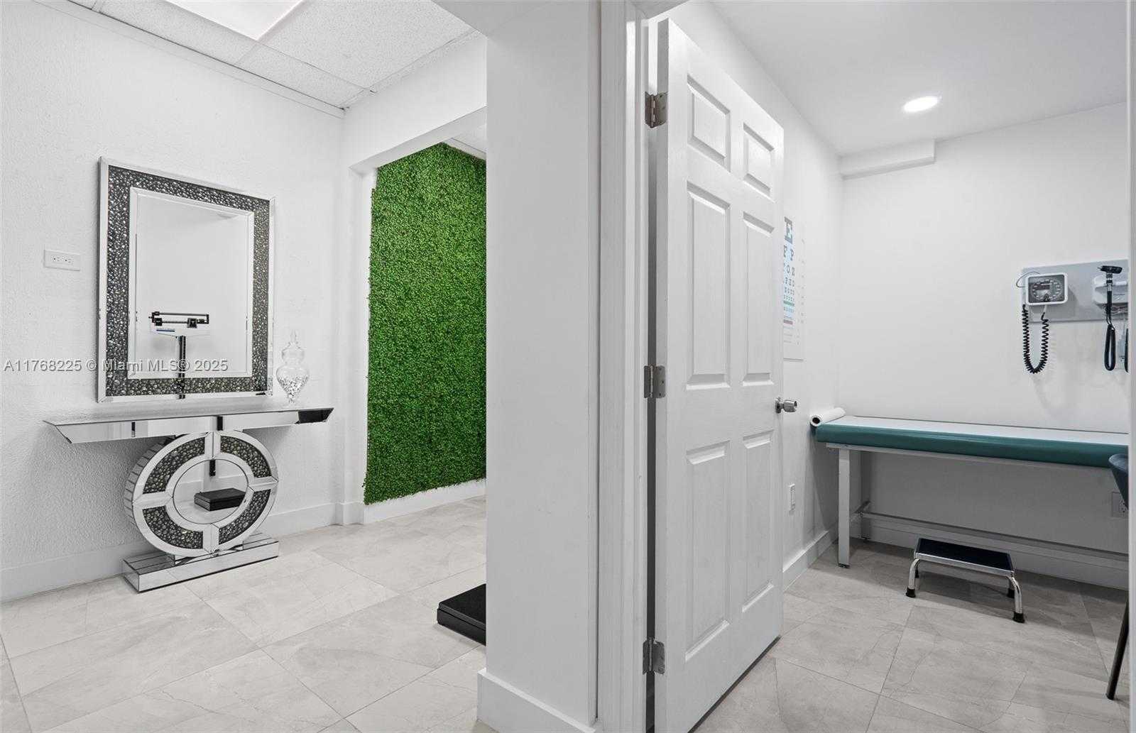 Small Image of 17851 NORTH WEST 78TH AVE, Hialeah Number 64