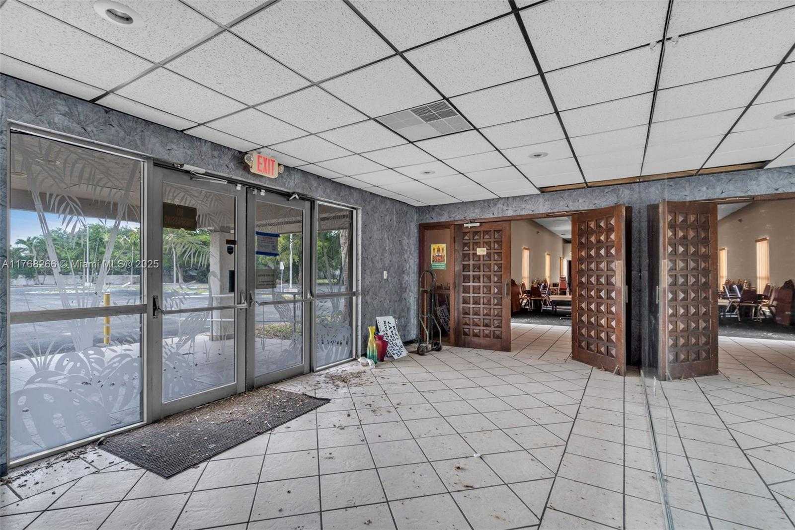 Small Image of 1475 NORTH EAST 199TH ST, Miami Number 7