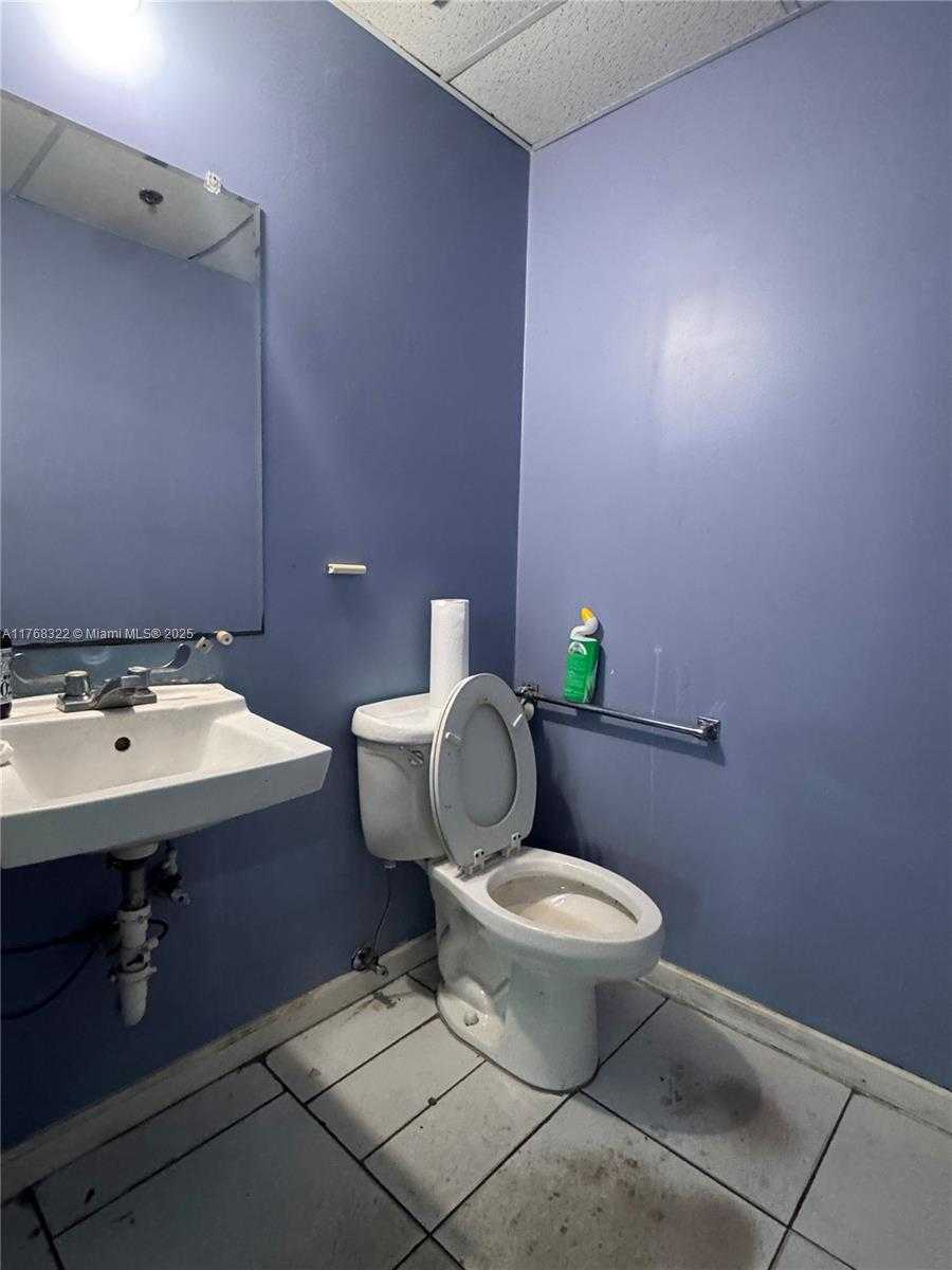 Small Image of 2283 NORTH EAST 164TH ST, North Miami Beach Number 2