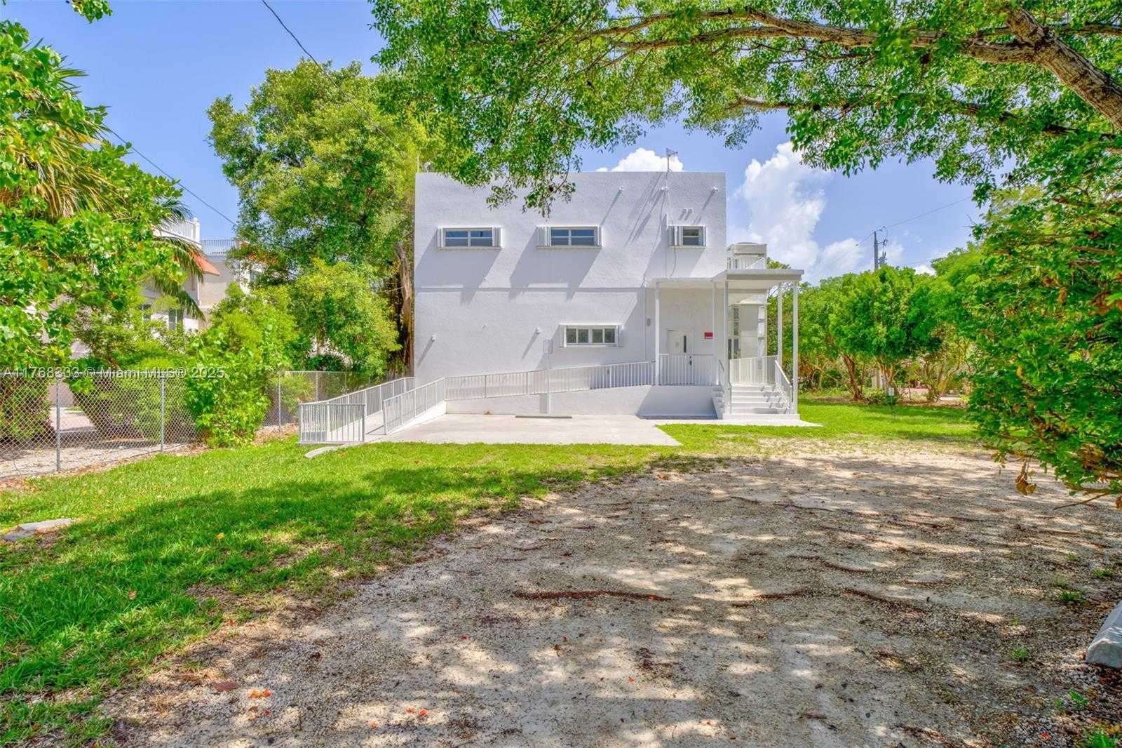 Small Image of 14 125TH STREET GULF, Marathon Number 54