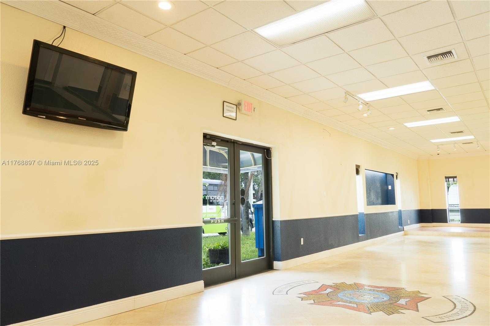 Small Image of 350 SOUTH WEST 25TH ST, Fort Lauderdale Number 4