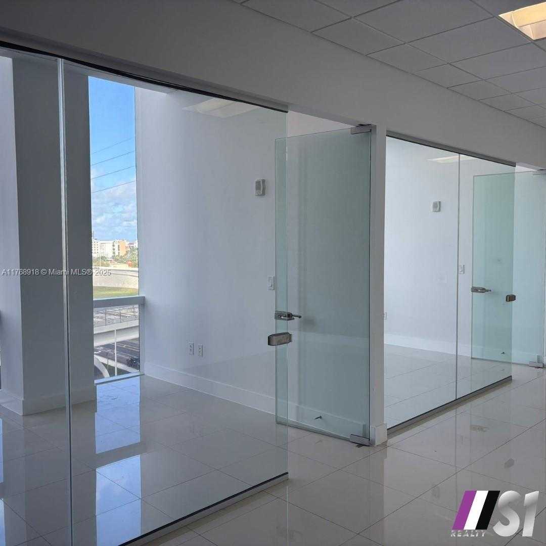 Small Image of 20200 WEST DIXIE HWY 1107 HWY, Miami Number 2