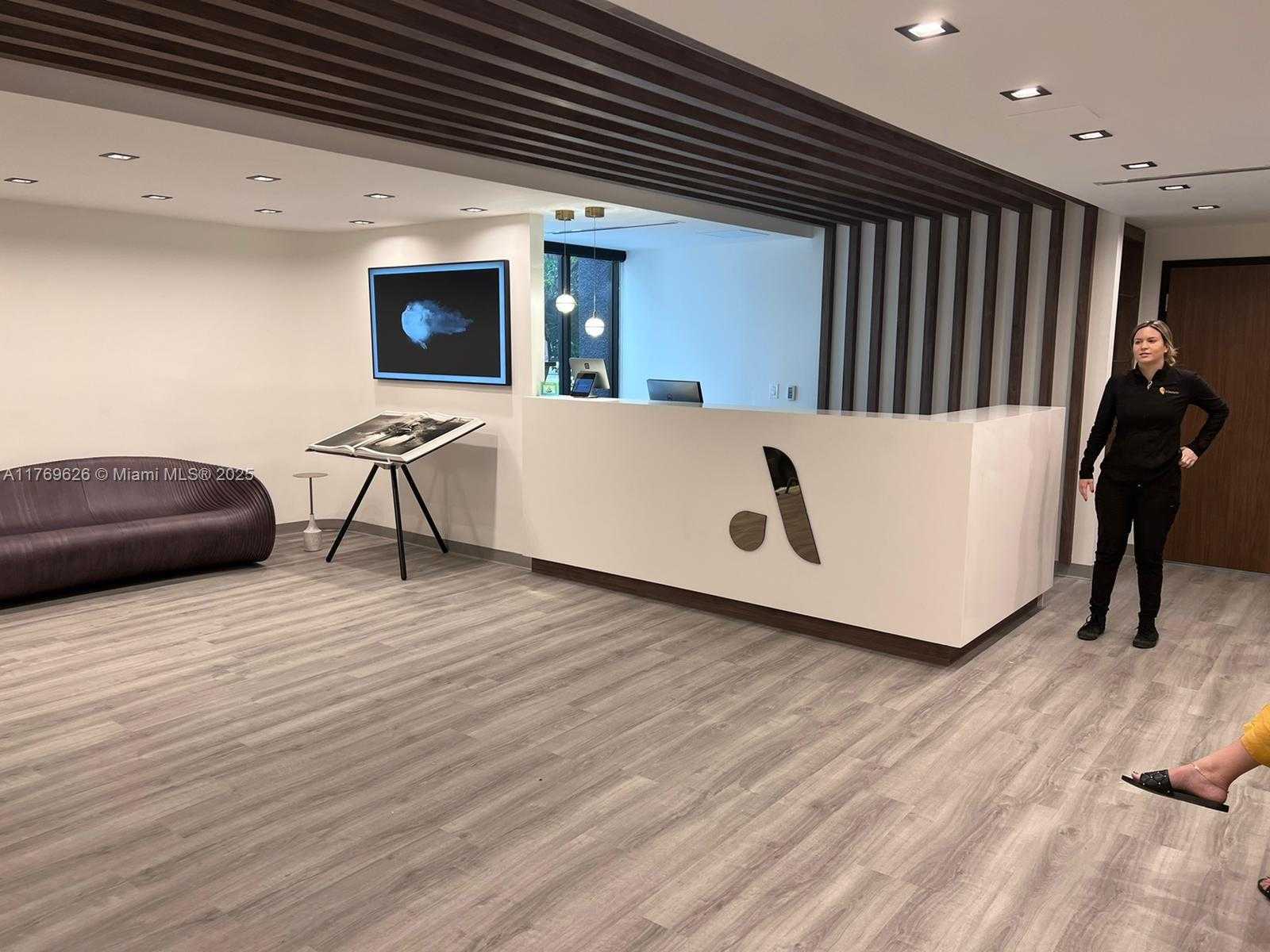 Small Image of Miami Number 3