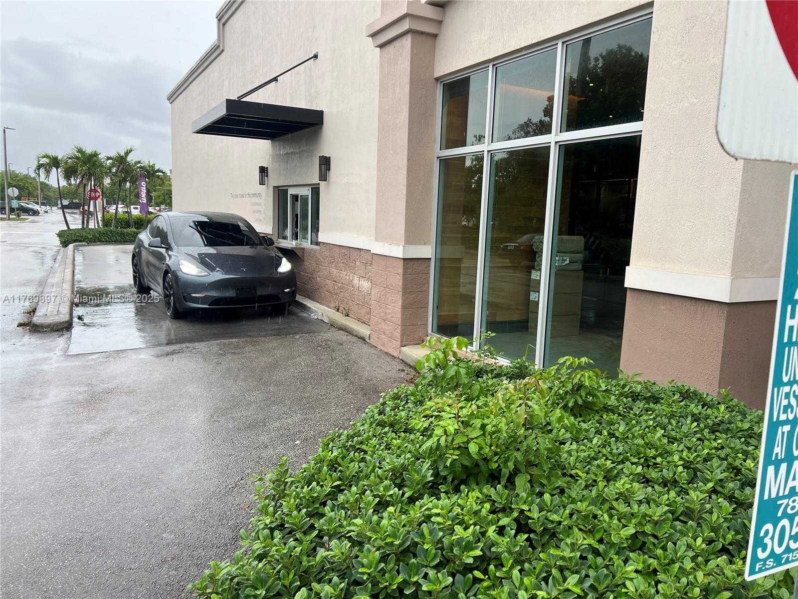 Small Image of 19401 NORTH WEST 27TH AVE, Miami Gardens Number 13