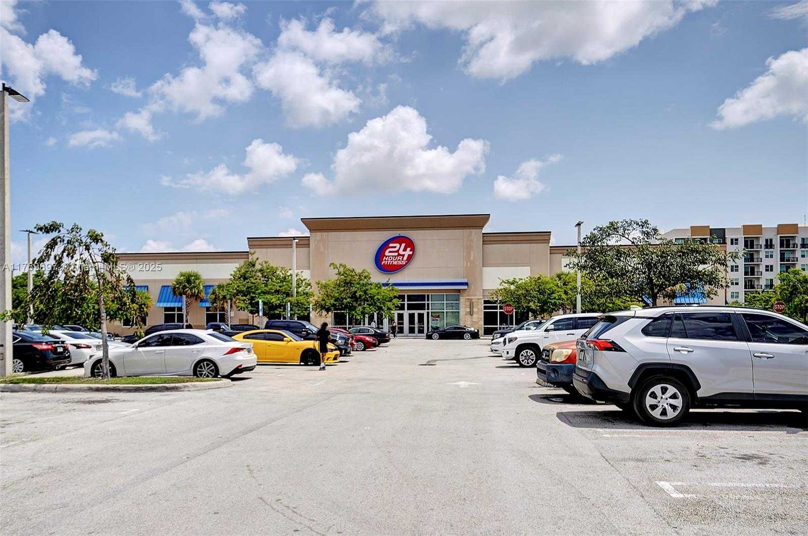 Small Image of 19401 NORTH WEST 27TH AVE, Miami Gardens Number 4