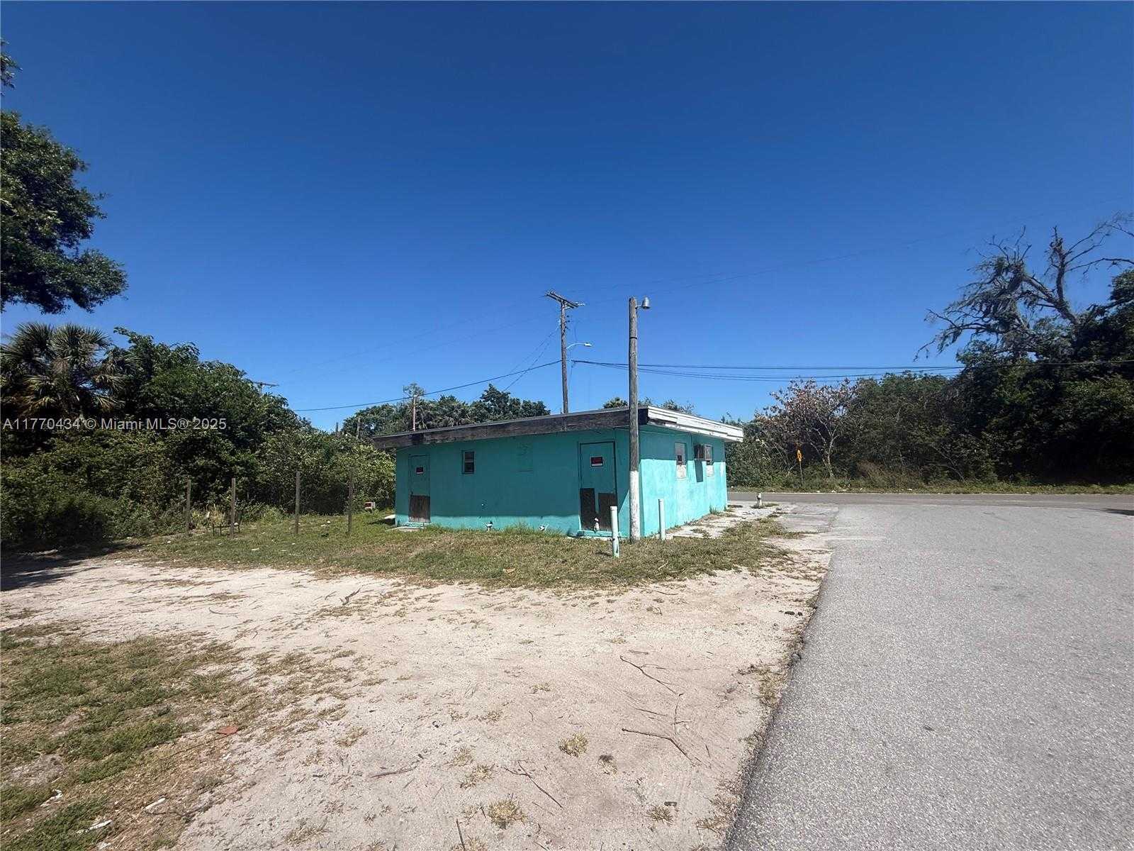 Small Image of 701 NORTH EAST 14 AVENUE, Okeechobee Number 12