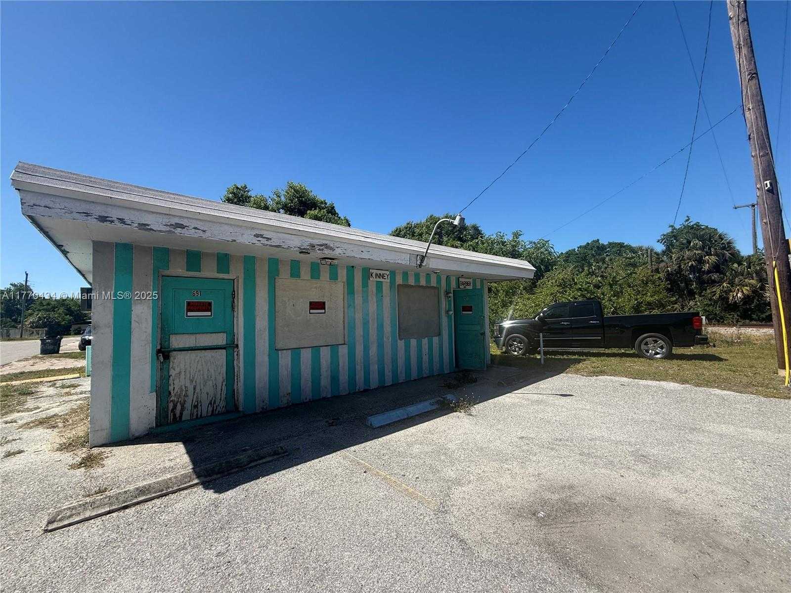 Small Image of 701 NORTH EAST 14 AVENUE, Okeechobee Number 2