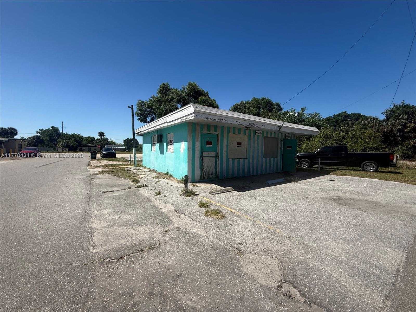 Small Image of 701 NORTH EAST 14 AVENUE, Okeechobee Number 3