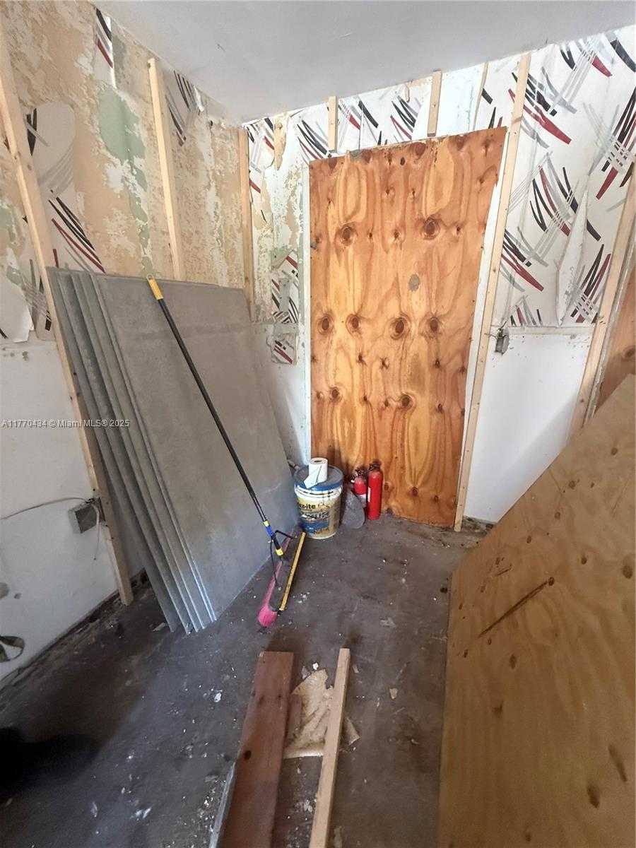Small Image of 701 NORTH EAST 14 AVENUE, Okeechobee Number 9