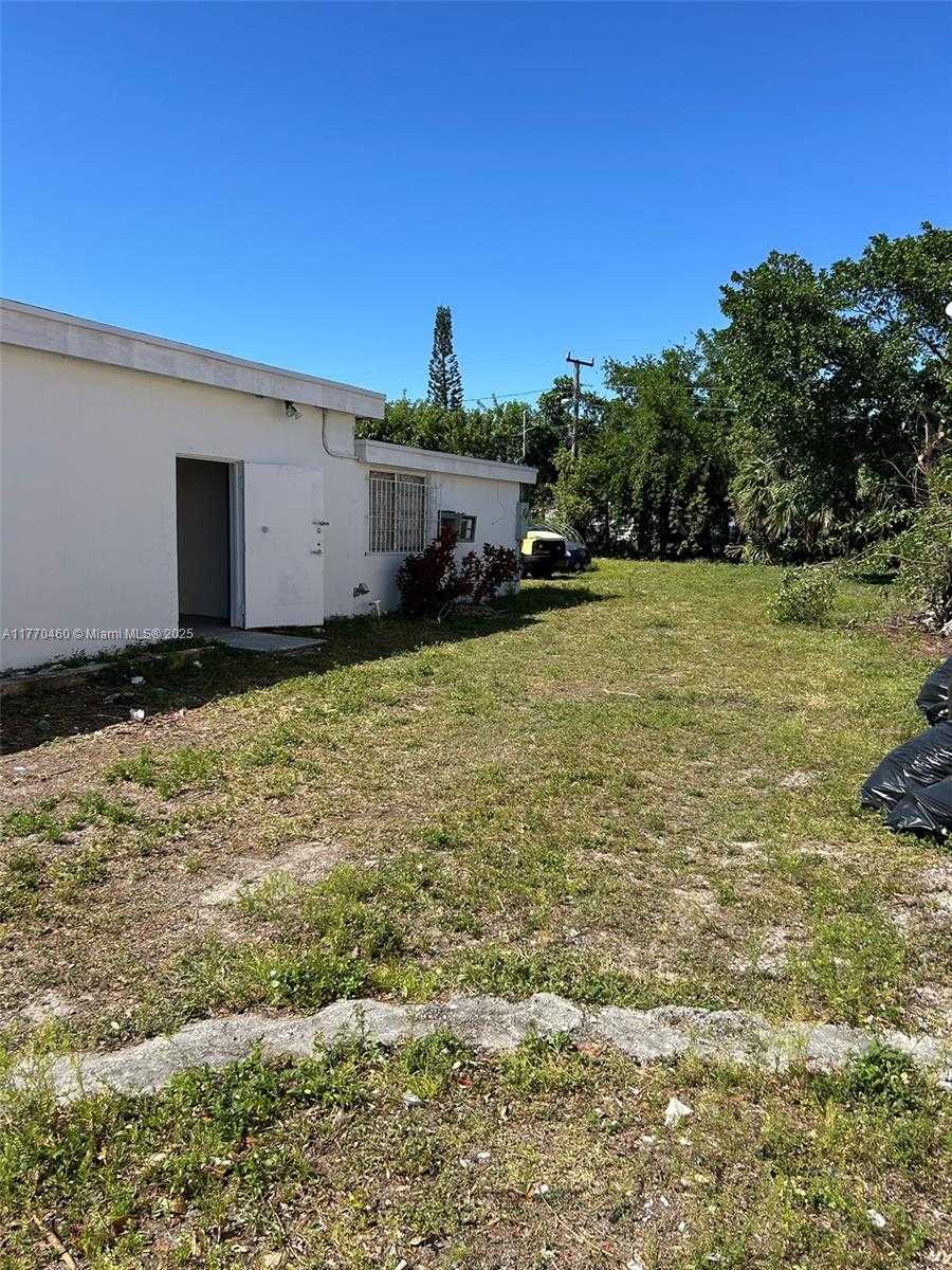 Small Image of 5911 WEST HALLANDALE BEACH BLVD, West Park Number 5