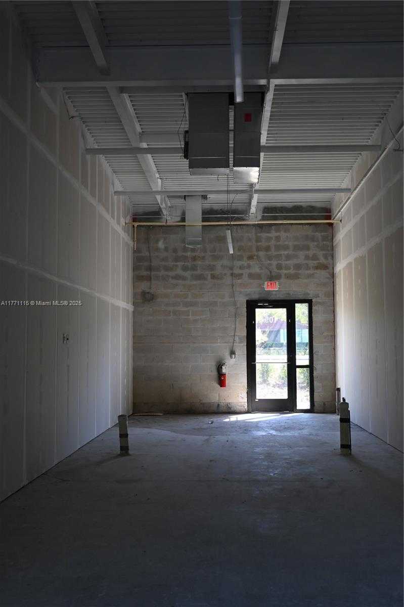 Small Image of 3370 ROUSE RD #109, Orlando Number 14