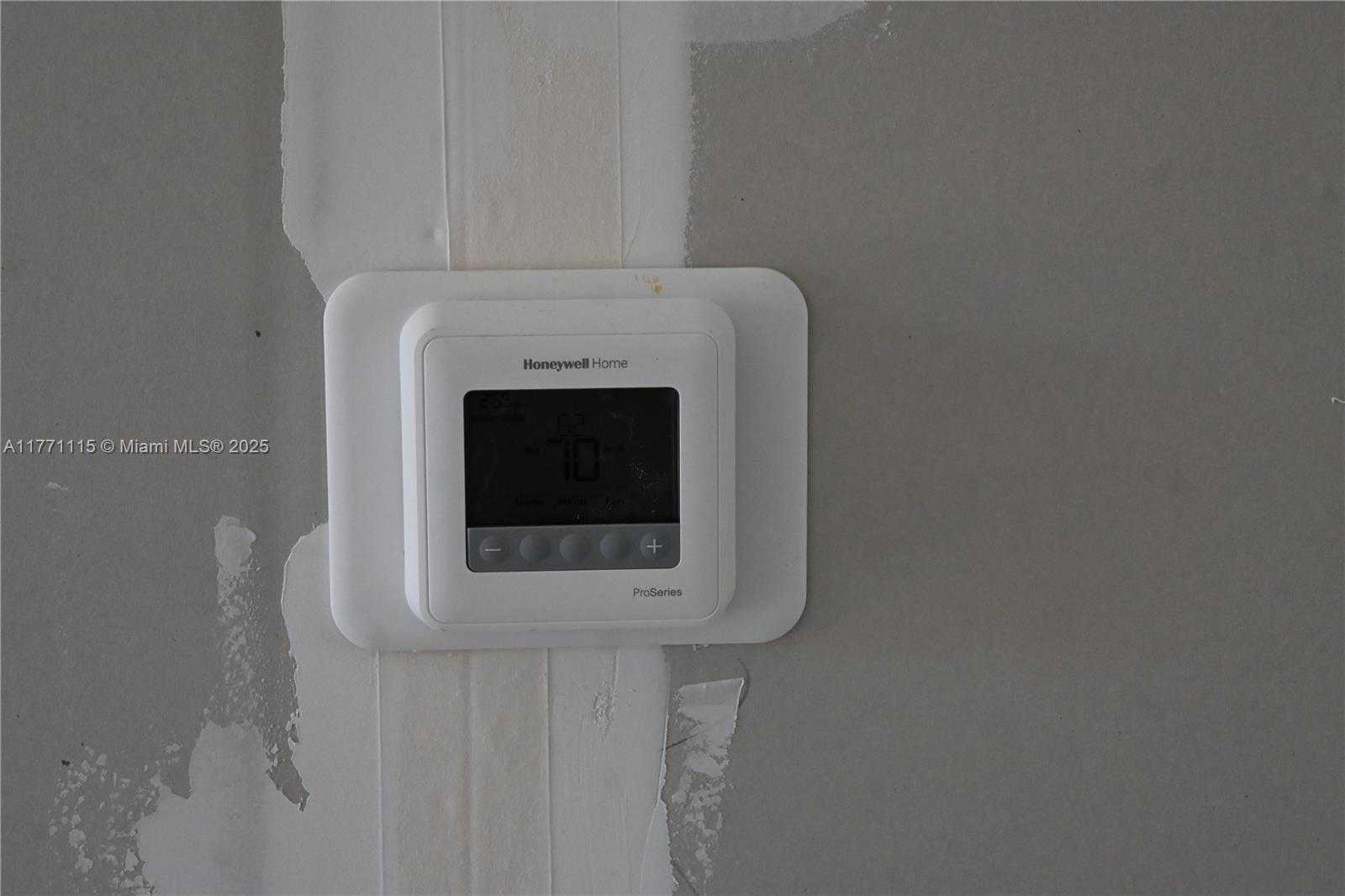 Small Image of 3370 ROUSE RD #109, Orlando Number 20
